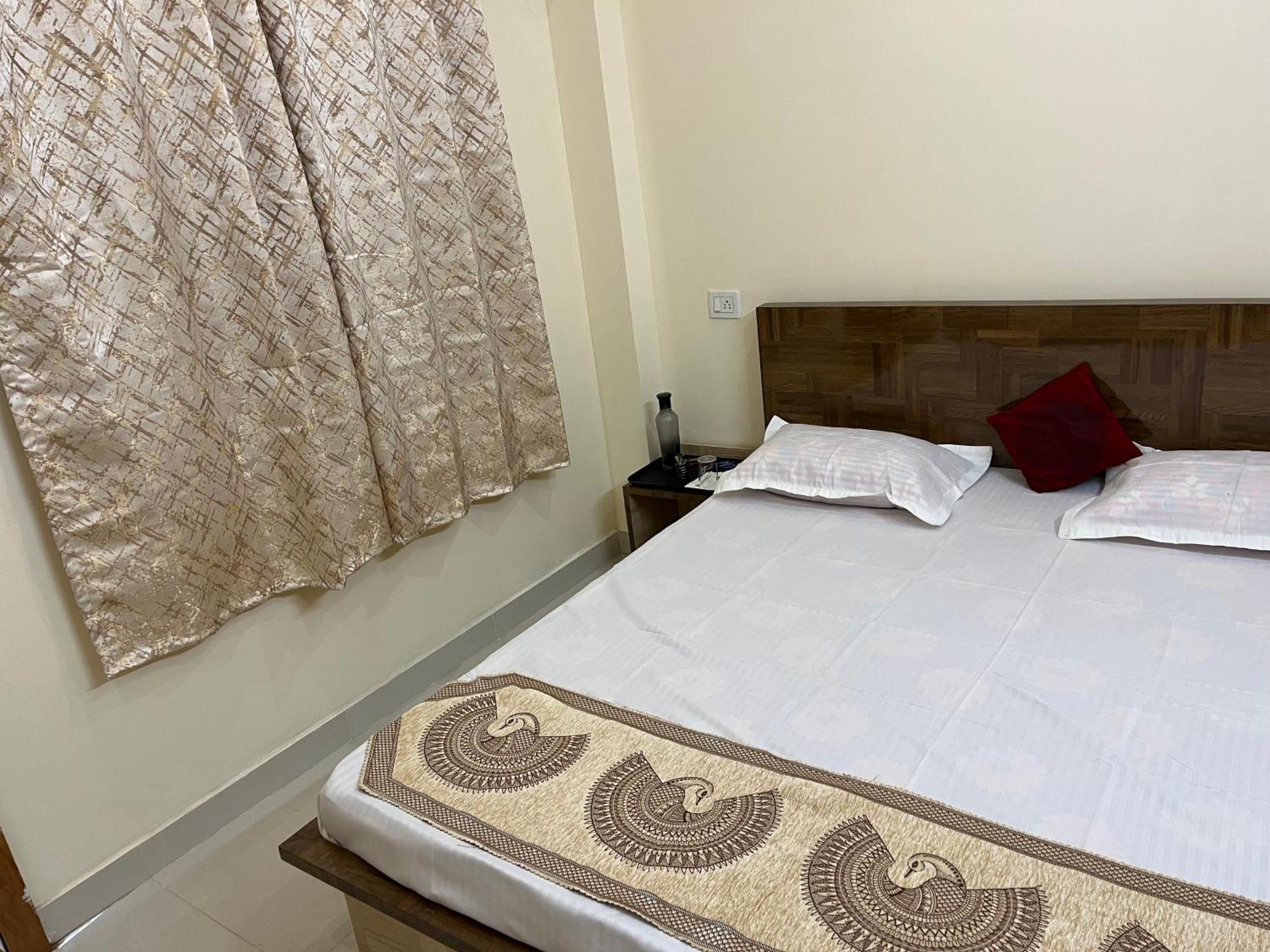 Hotel Shivashray Luxury Stays & Inn Ujjain Exterior photo